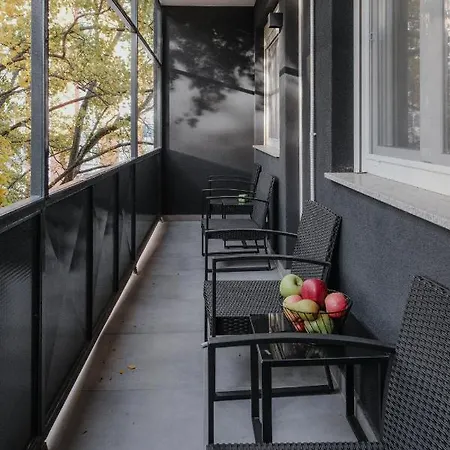 Apartment Exclusive - Self Check In Osijek Exterior photo